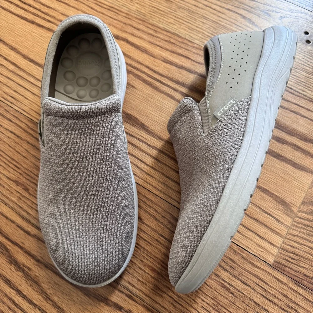 EUC Crocs Reviva Slip-On Sneakers (Reviva Canvas Loafers) size 10 style #205807